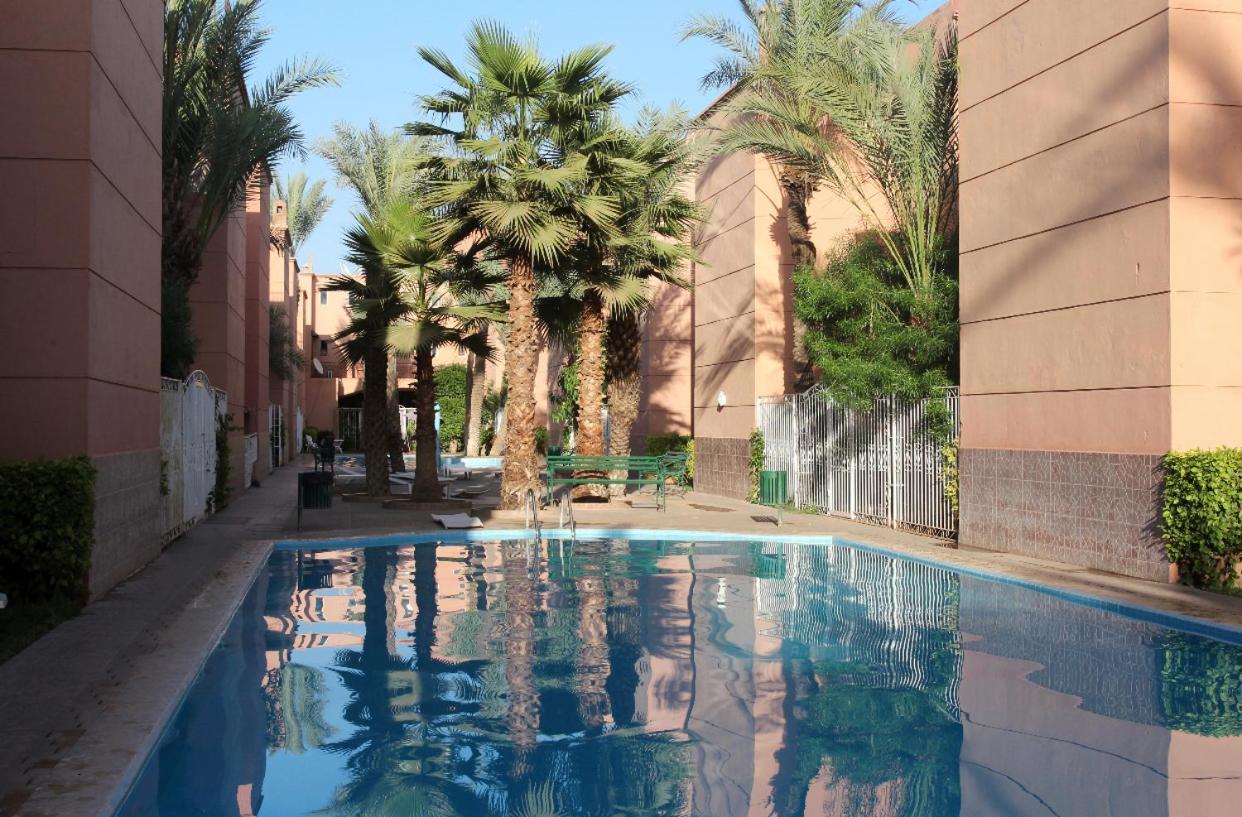 Maison Riad Traditionnel Idealement Situe A Marrakech Marrakesh Exteriör bild